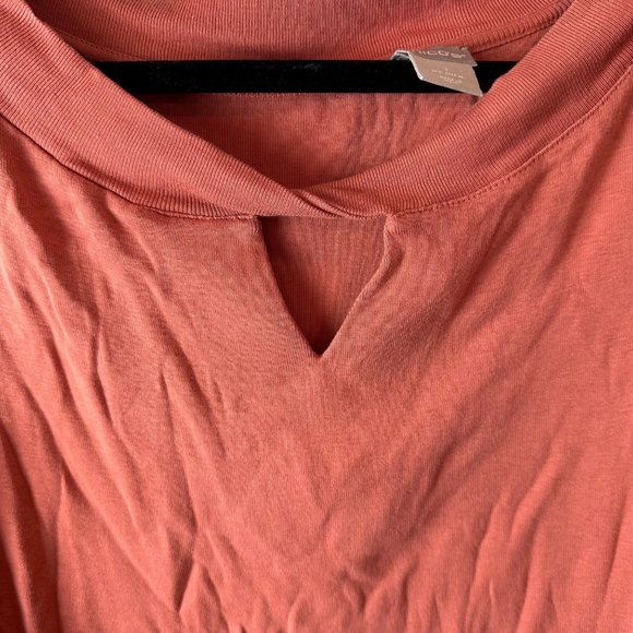 Chico's Salmon 3/4 sleeve top size Medium - Picture 3 of 4